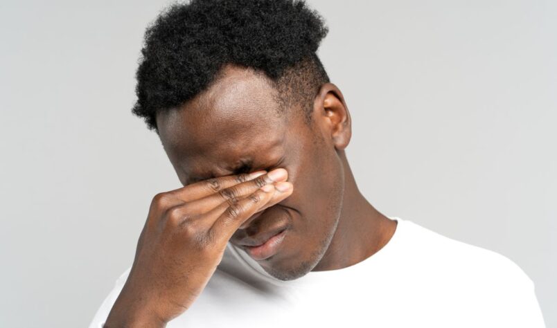 Traitement antibactérien local des infections oculaires sévères